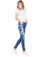 Jeans mit Blumen-Print und Used-Detail